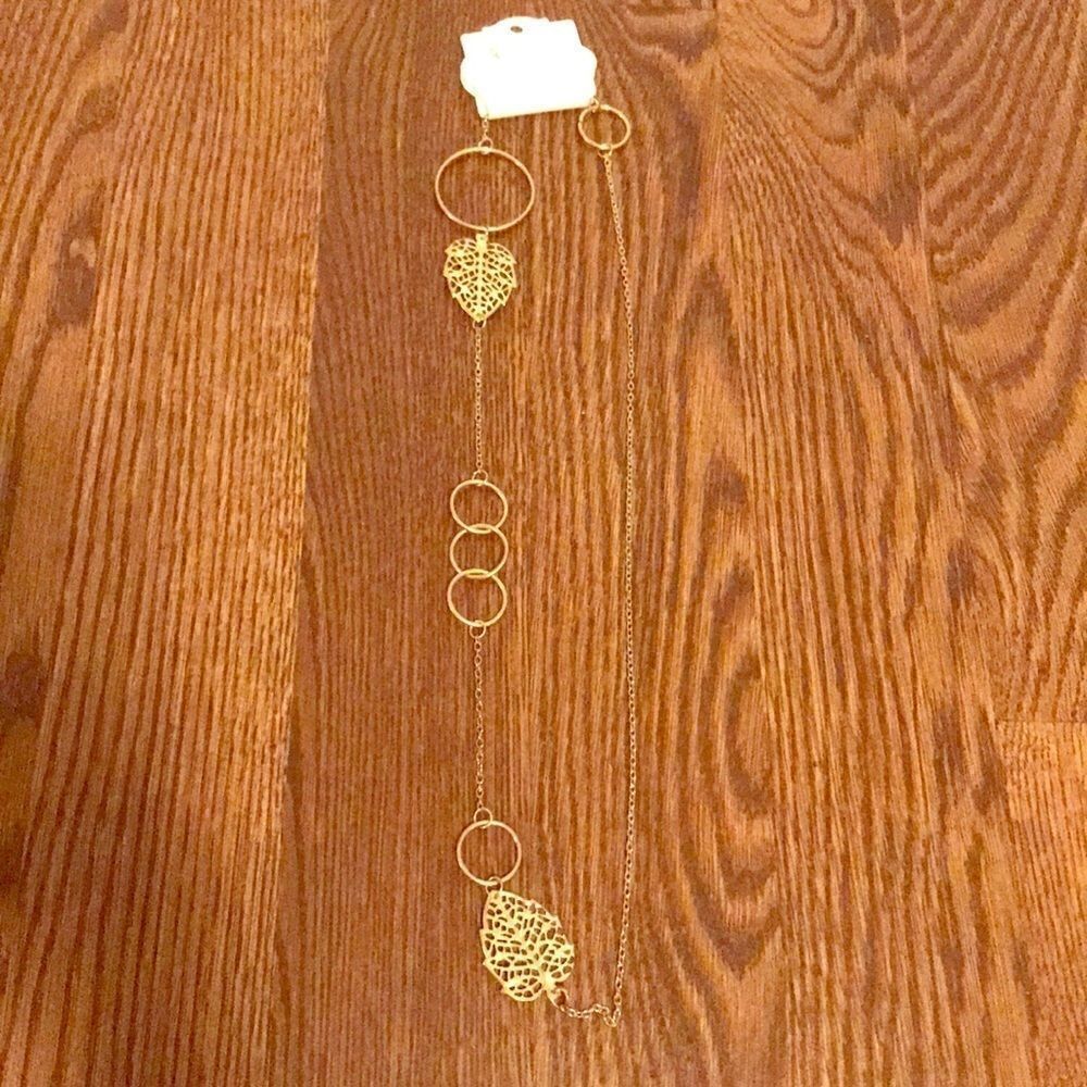 NWT Simple Gold Leaf Circle Necklace Long
